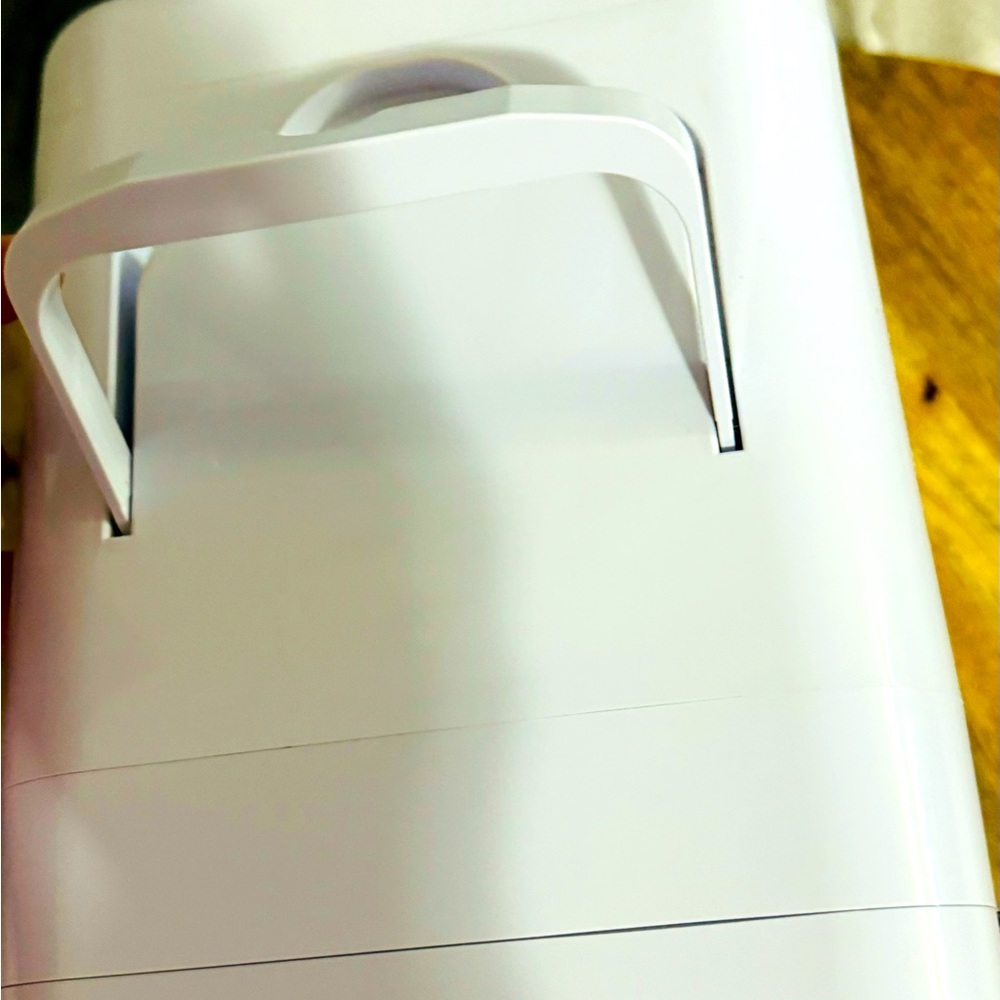 Finishing Touch Flawless Beauty Makeup Fridge! Yay for beauty! 💞 NWOT!